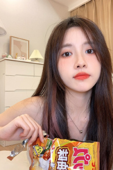 无法触碰的她